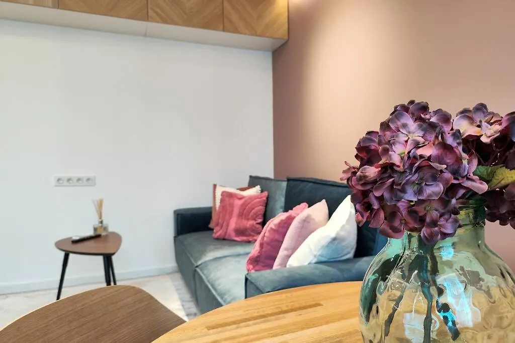 Opal Beachfront Apartment 瓦爾納