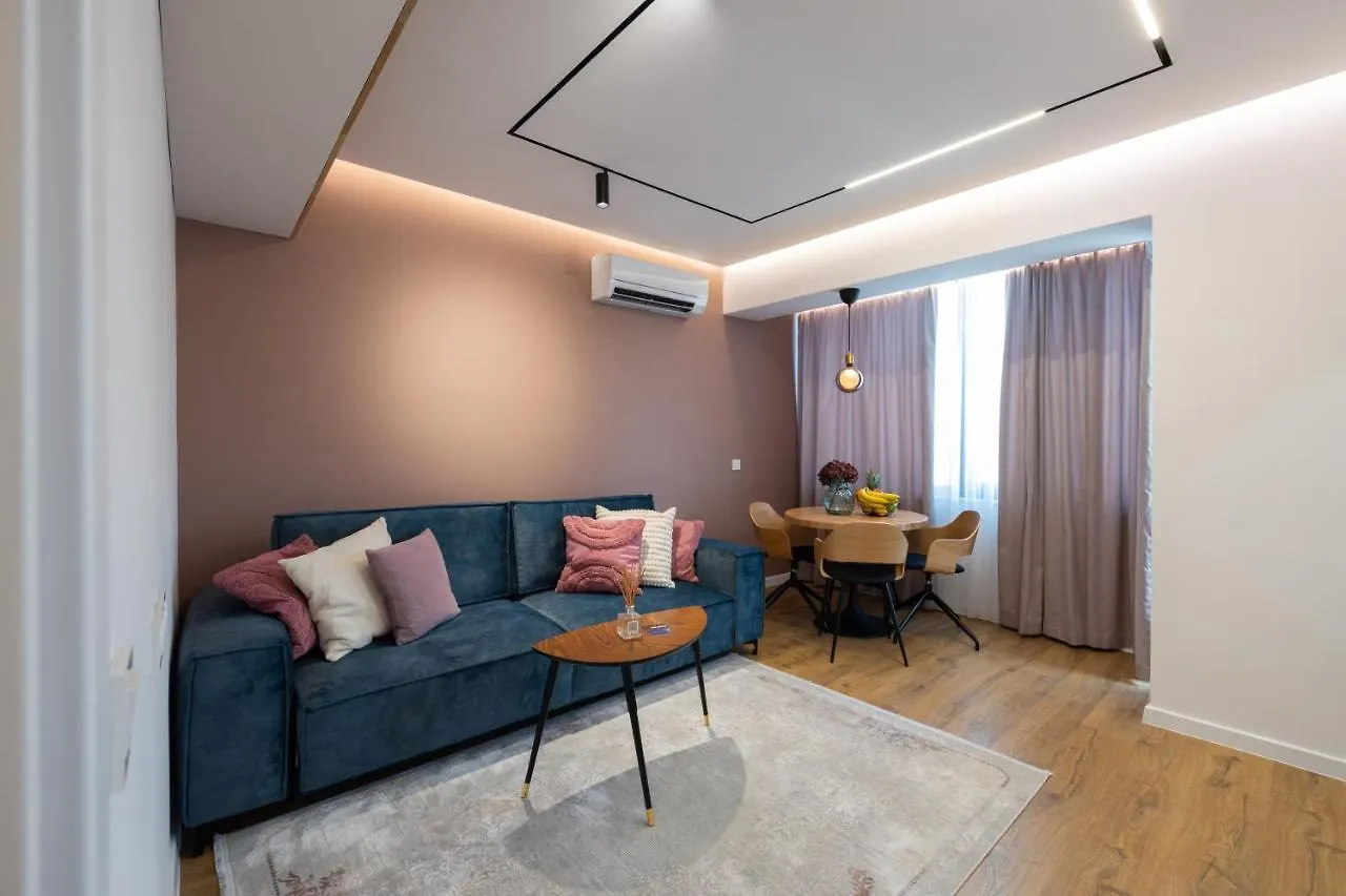 Opal Beachfront Apartment 瓦爾納